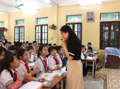GẶP GỠ VÀ CHIA SẺ CÙNG HỌC SINH TRƯỜNG THPT NGÔ QUYỀN (TP.NAM ĐỊNH), THPT NGUYỄN TRÃI (TP. THÁI BÌNH) VÀ TRƯỜNG THCS HOÀNG VĂN THỤ